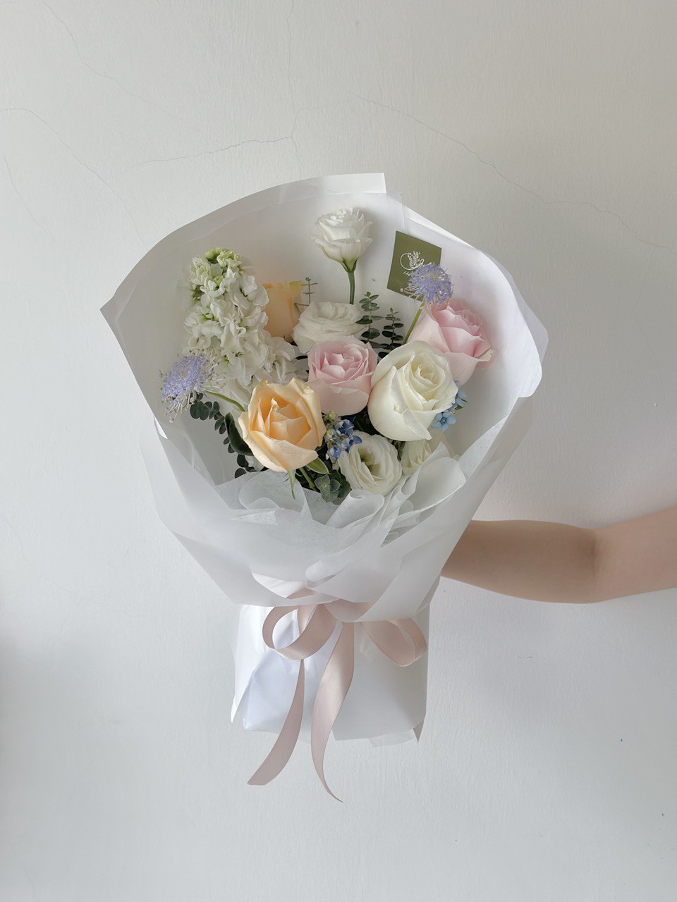 Emmelyne Champagne Rose Mixed Rose Bouquet