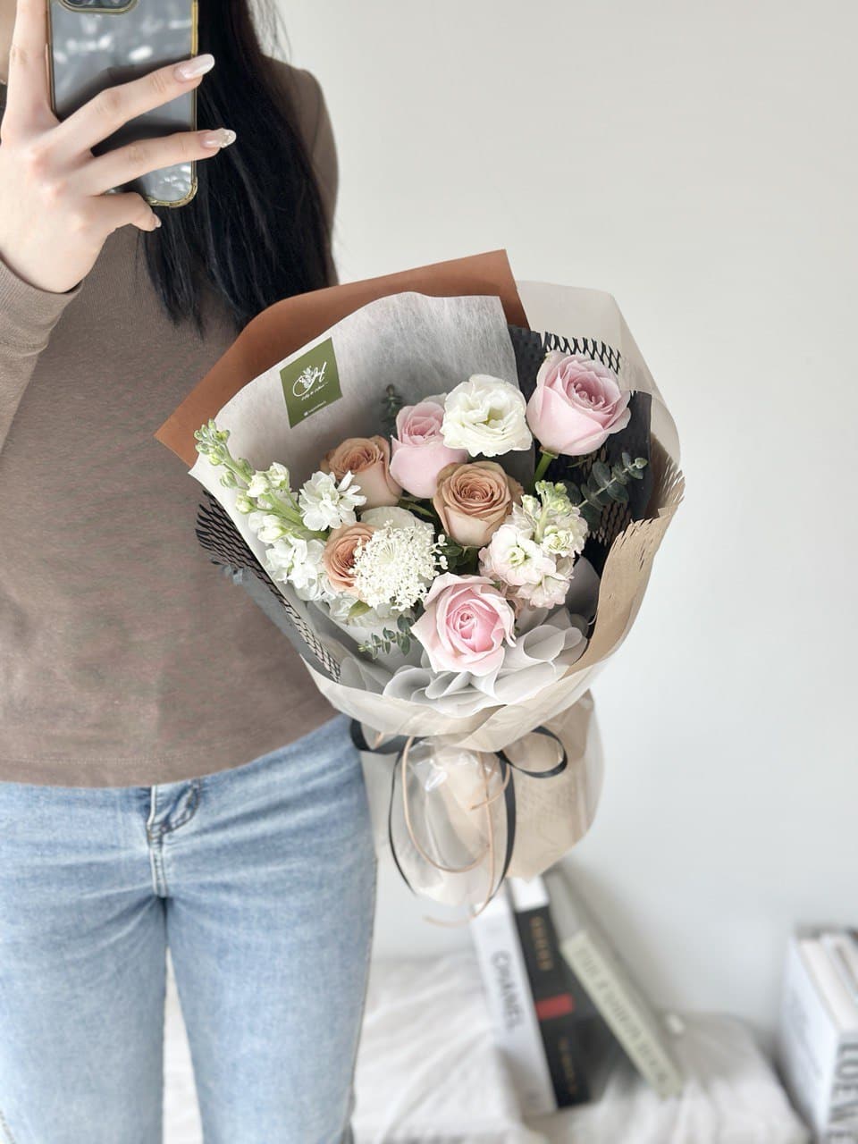 Elvy Capppuccino Mixed Pink Rose Bouquet