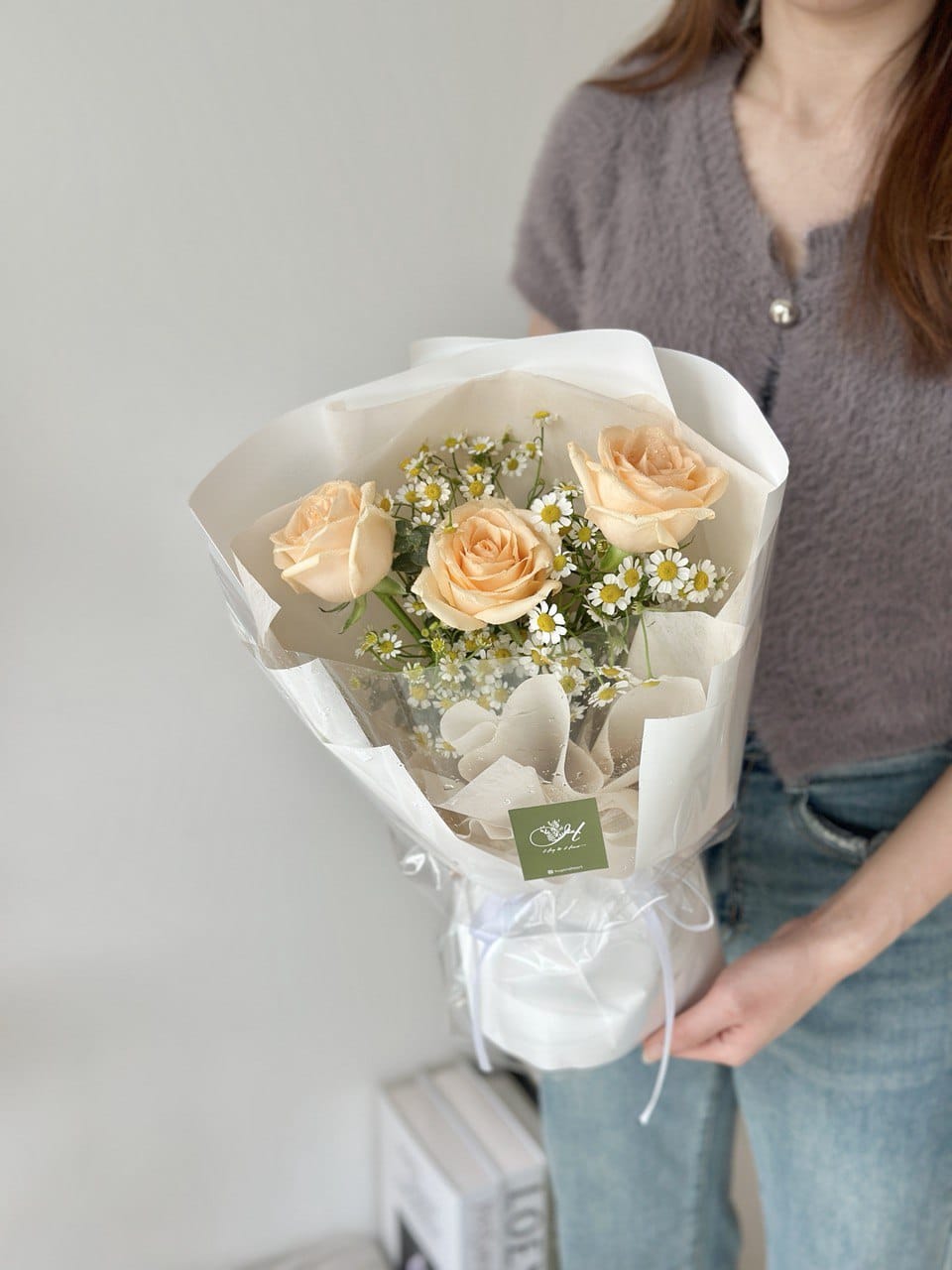 Eira Champagne Rose Bouquet