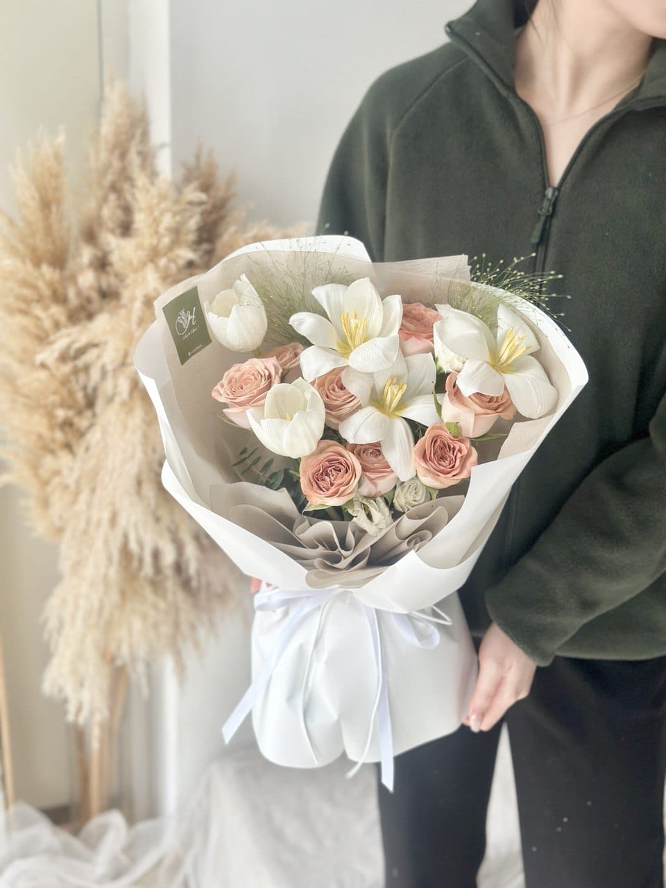 Etsuko Tulips mixed Cappuccino Rose Bouquet