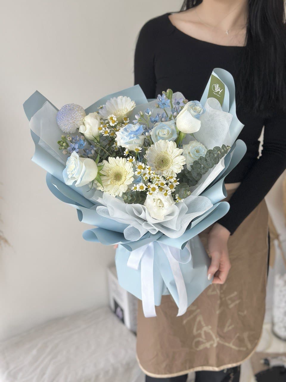 Eliah Gerbera Mixed White Rose Bouquet