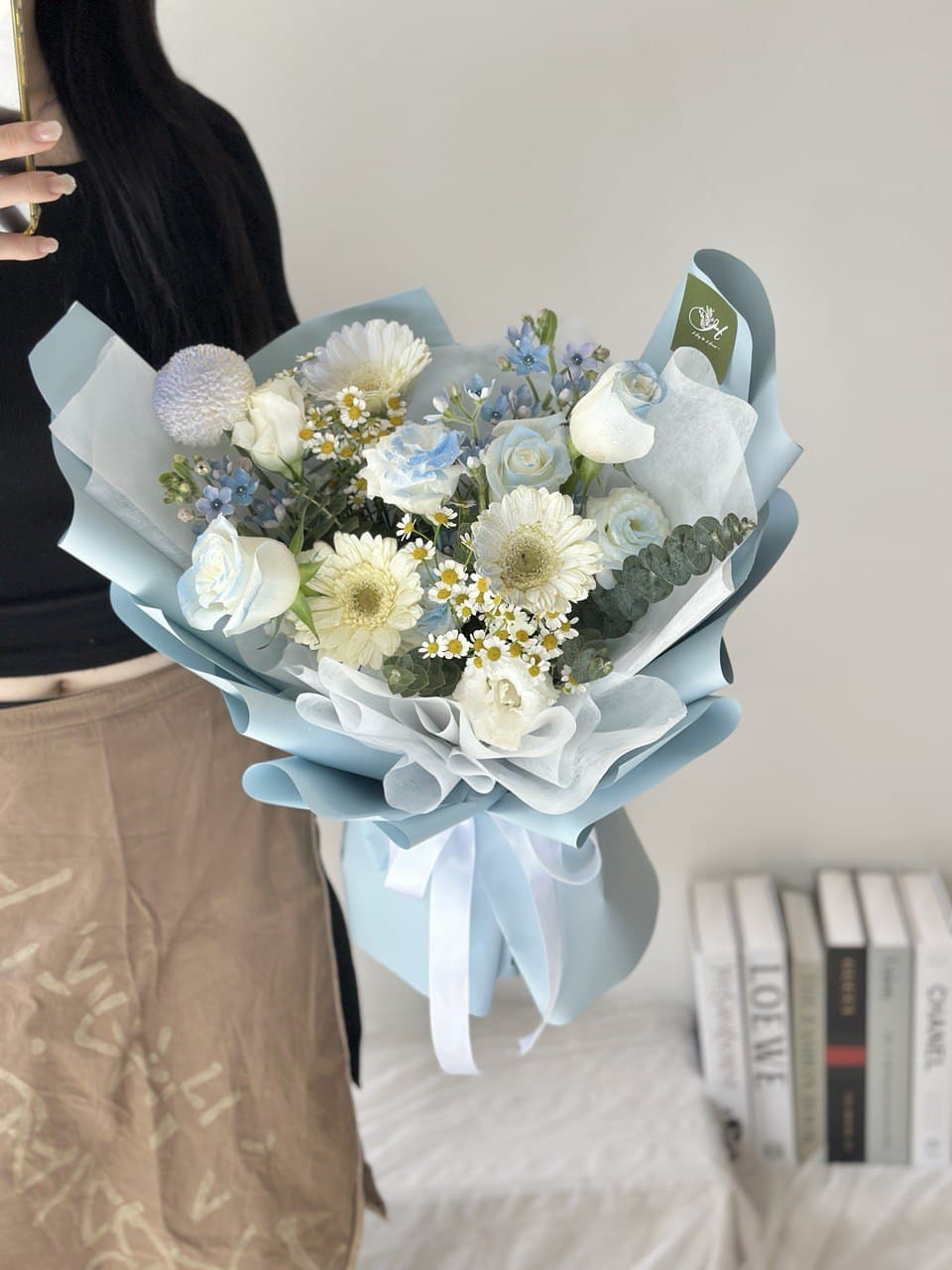 Eliah Gerbera Mixed White Rose Bouquet