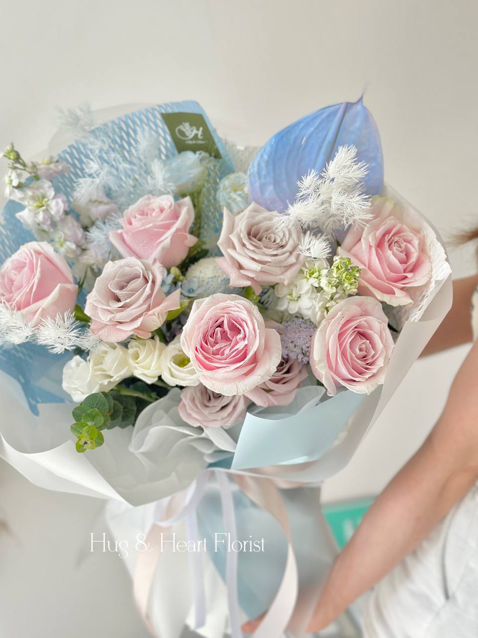 Eleanora Pink Rose Mixed Menta Rose Bouquet