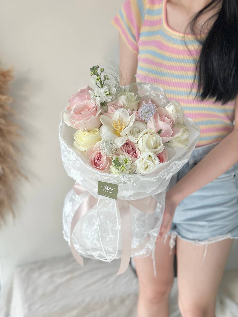 Emiliana Round Tulips mixed Pink Rose Bouquet