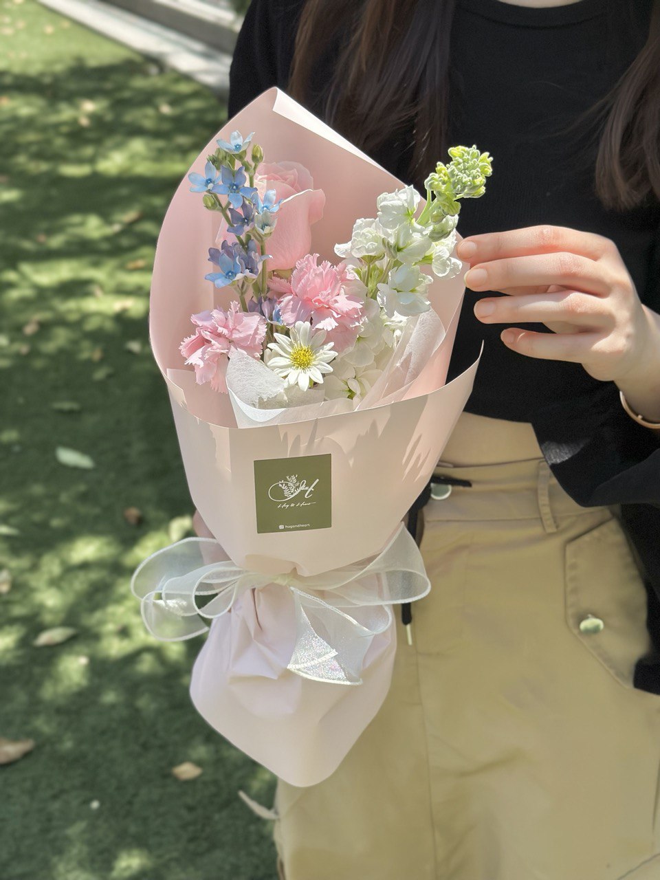 3.8 Women Special Bouquet